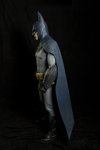 Illustration for article titled Arkham City Cosplay Turns Normal Man Into Dark Knight